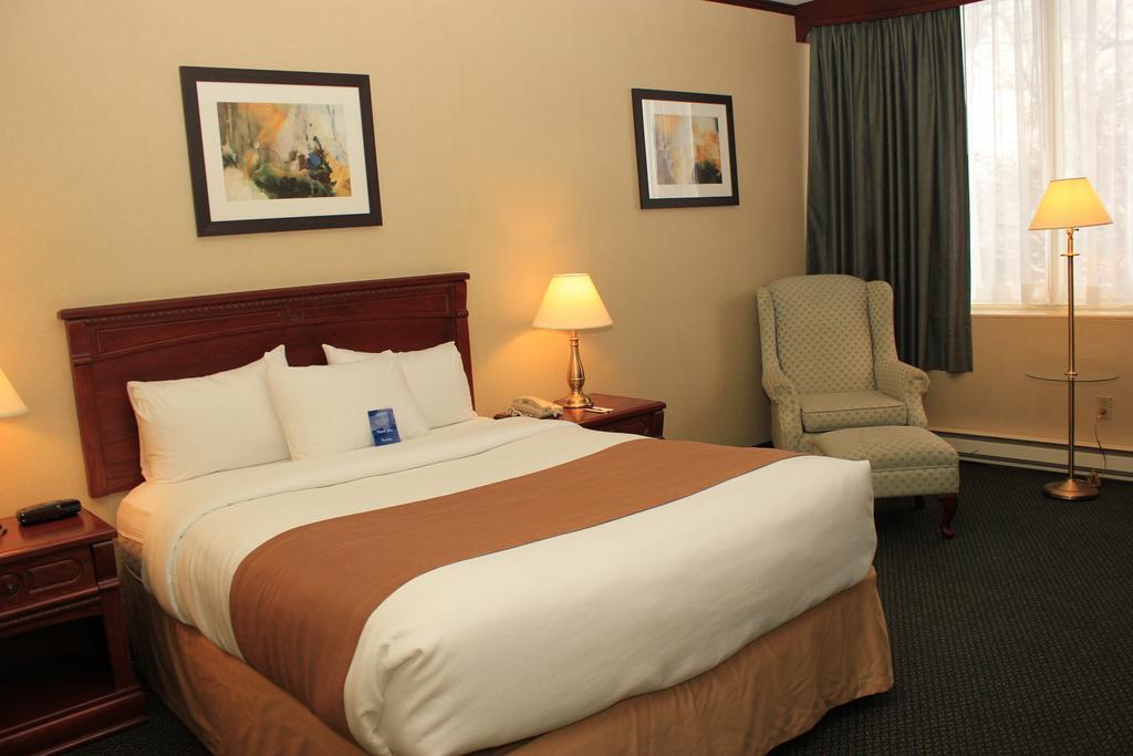 Park Inn Hotel Montreal Airport 多尔瓦勒 外观 照片