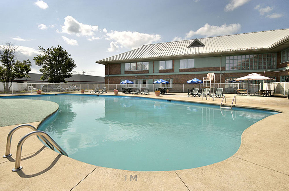 Park Inn Hotel Montreal Airport 多尔瓦勒 外观 照片