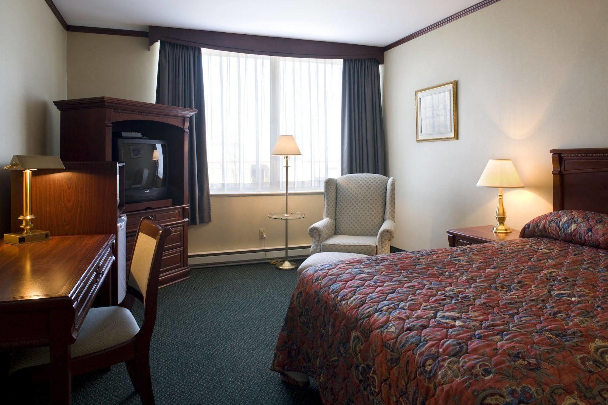 Park Inn Hotel Montreal Airport 多尔瓦勒 外观 照片