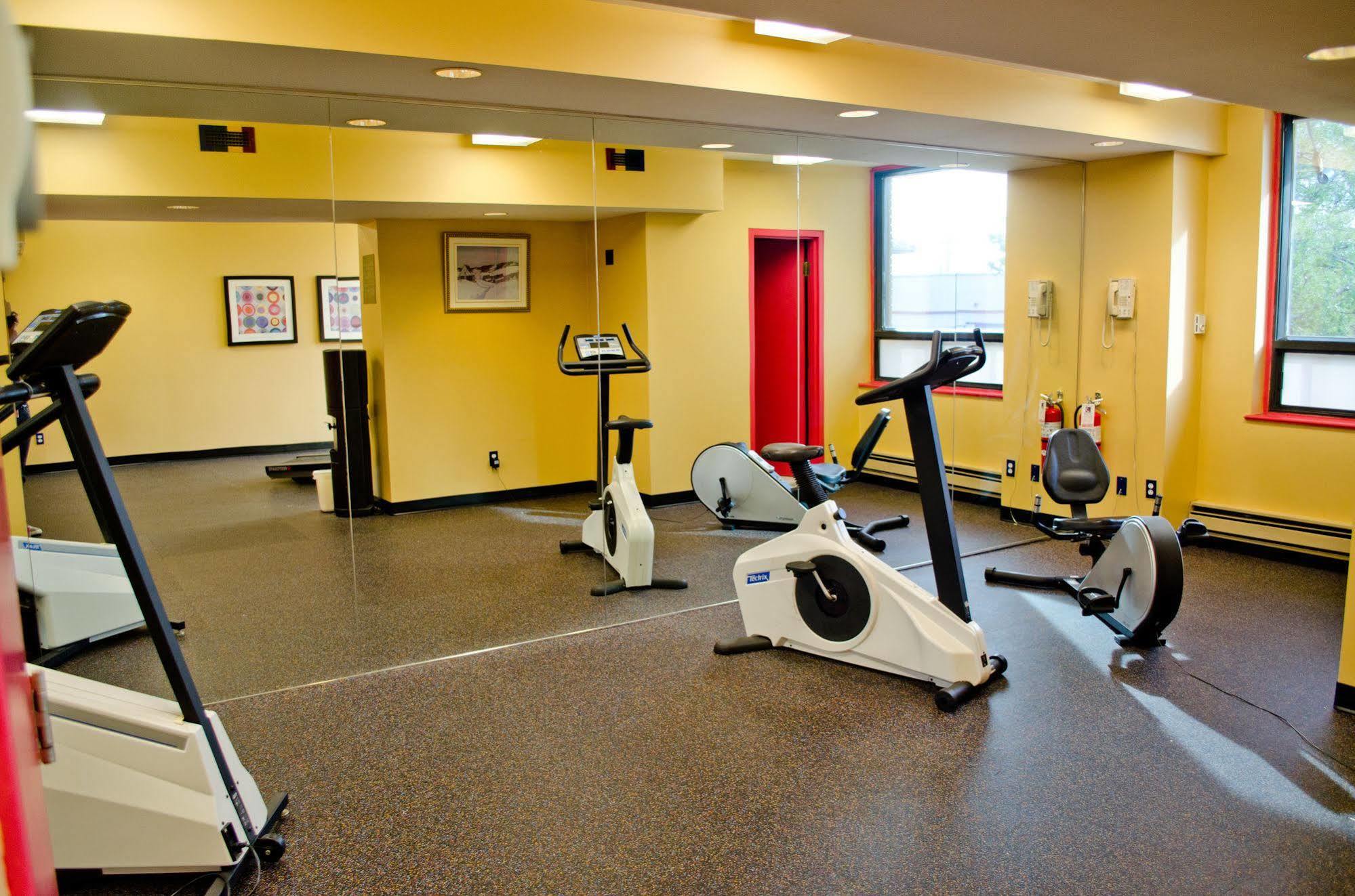 Park Inn Hotel Montreal Airport 多尔瓦勒 外观 照片